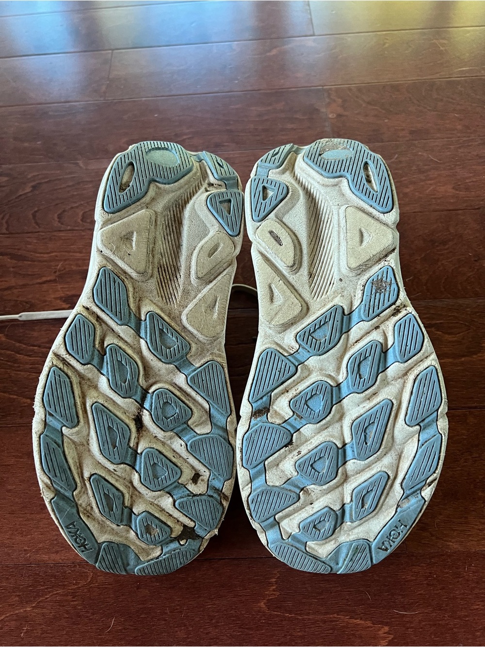 Hoka Clifton 9 Size 8 Women's Running Shoe in Beige with Light Blue Accents - Picture 5 of 7